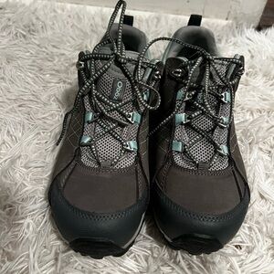Women's Athletic Shoes in Gray and Teal